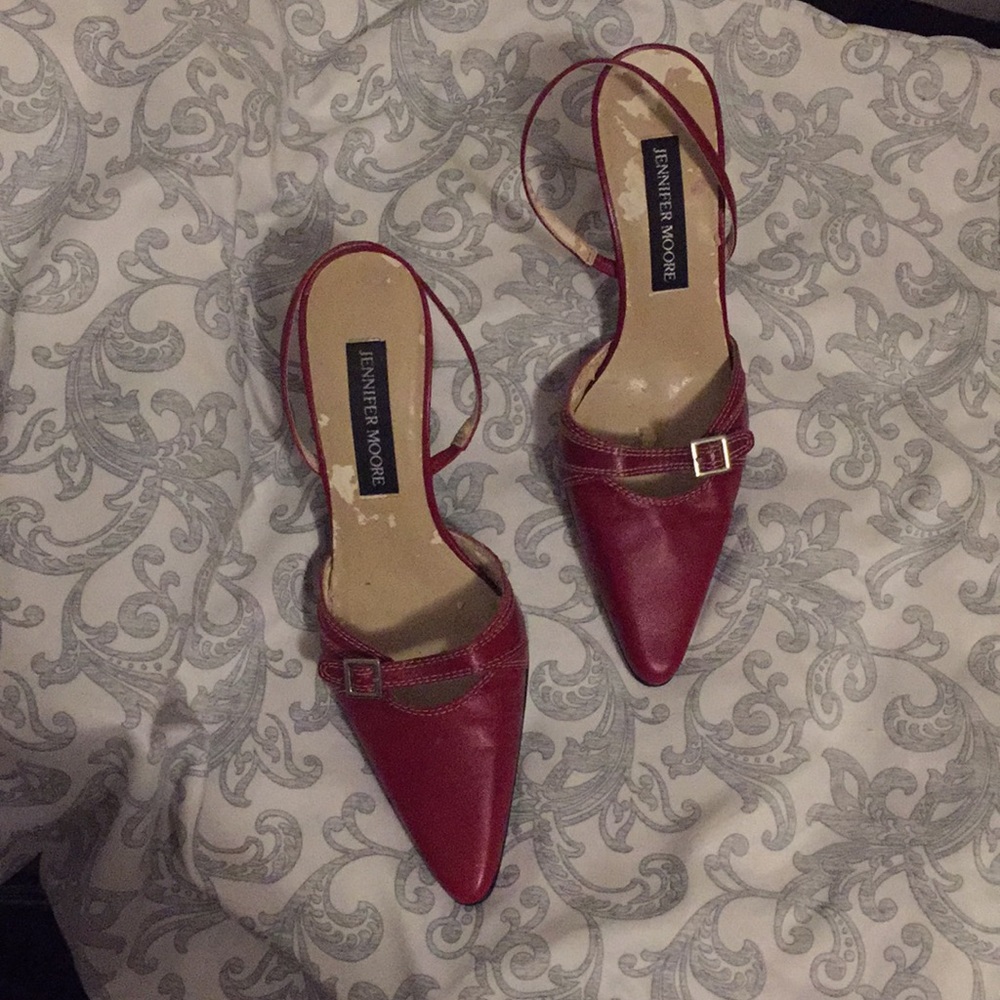 Red pointed short heels